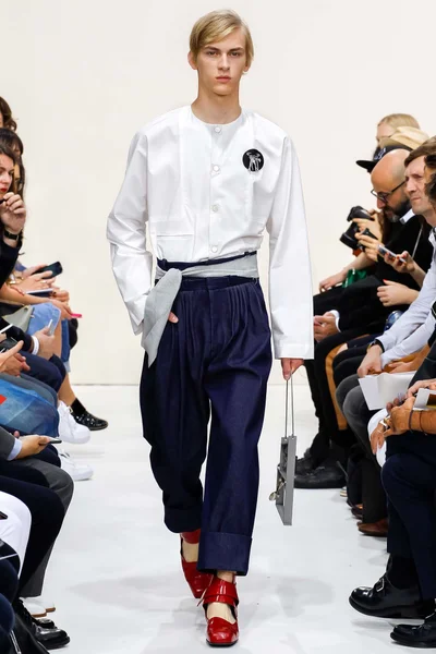 Look 22